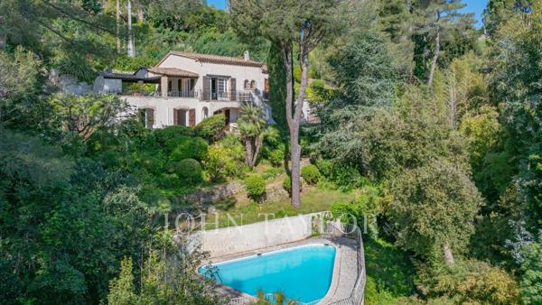 Super Cannes - Villa à rénover