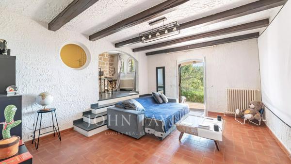 Super Cannes - Villa à rénover
