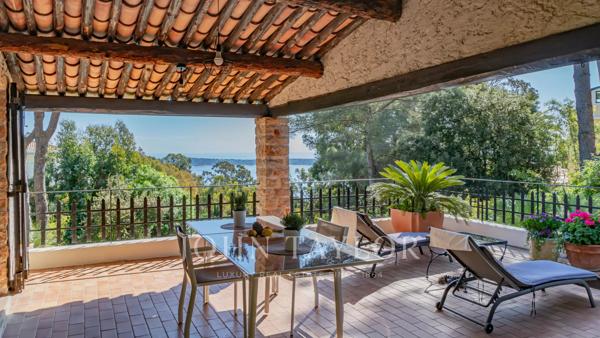 Super Cannes - Villa à rénover