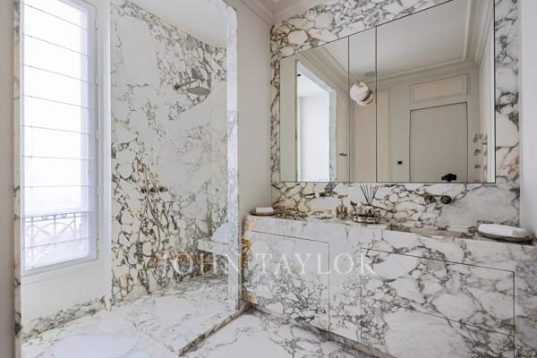 Montaigne/Marignan - Superbe appartement de réception totalement rénové