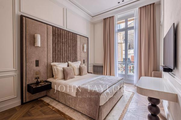 Montaigne/Marignan - Superbe appartement de réception totalement rénové
