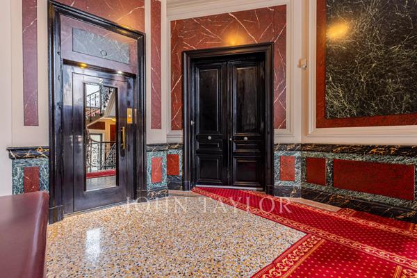 Montaigne/Marignan - Superbe appartement de réception totalement rénové