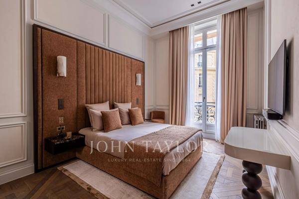 Montaigne/Marignan - Superbe appartement de réception totalement rénové