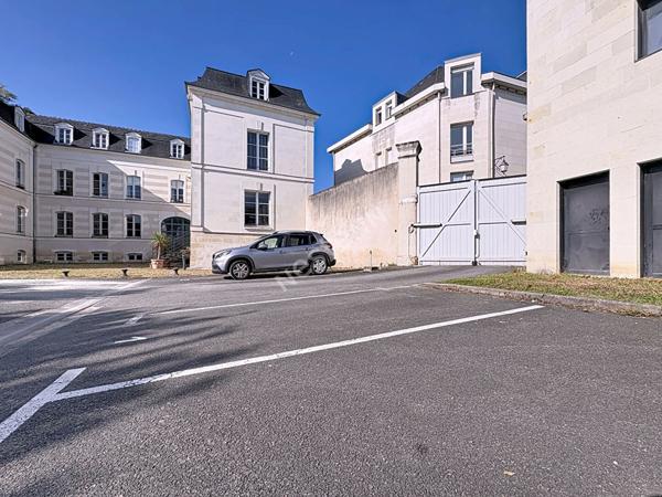 Parking - emplacement rare et recherché - copropriété sécurisée