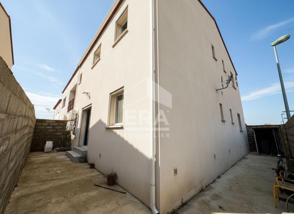 PIA : Immeuble comprenant 2 appartements type 3 avec extérieurs à vendre 