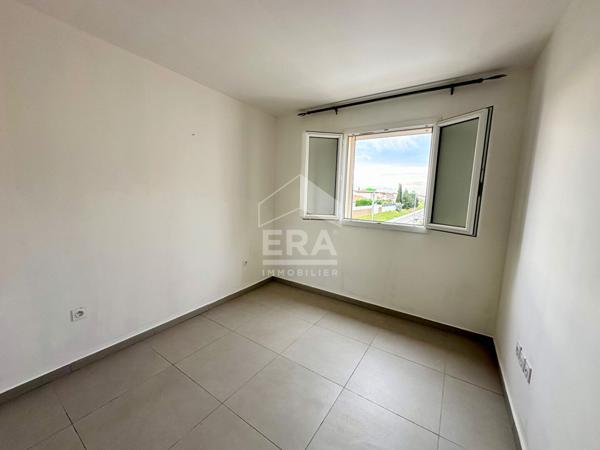 PIA : Immeuble comprenant 2 appartements type 3 avec extérieurs à vendre 