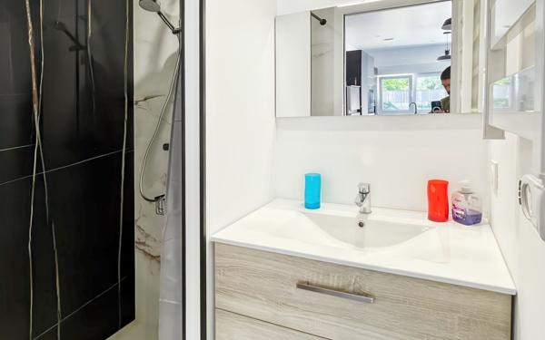 Immeuble à vendre    6 pièces •  Bourges