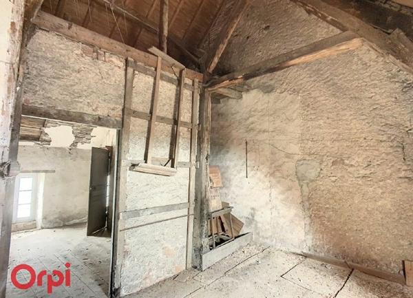 Maison à vendre    4 pièces •  Montmarault