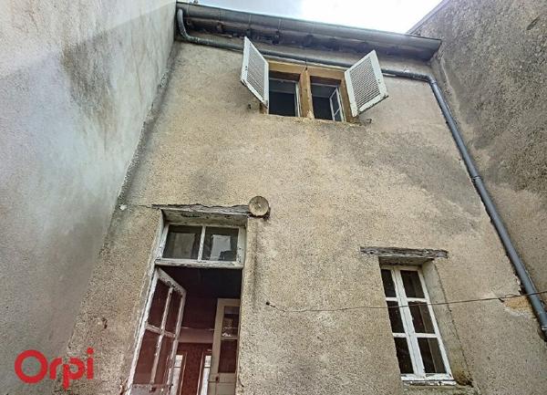 Maison à vendre    4 pièces •  Montmarault