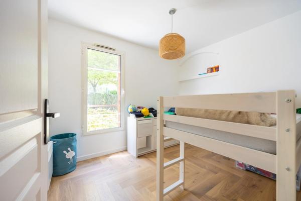 ***VISITE VIRTUELLE DISPONIBLE SUR DEMANDE… LES OLIVES / PLAN-DE-CUQUES…APPARTEMENT “COMME UNE MAISON” COSY & LUMINEUX…T4 COSY...LUMINEUX...JARDIN PRIVATIF…BOX + PARKINGS***