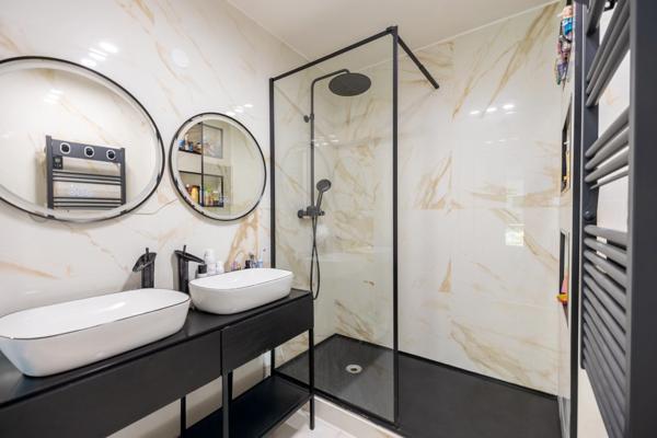 ***VISITE VIRTUELLE DISPONIBLE SUR DEMANDE… LES OLIVES / PLAN-DE-CUQUES…APPARTEMENT “COMME UNE MAISON” COSY & LUMINEUX…T4 COSY...LUMINEUX...JARDIN PRIVATIF…BOX + PARKINGS***