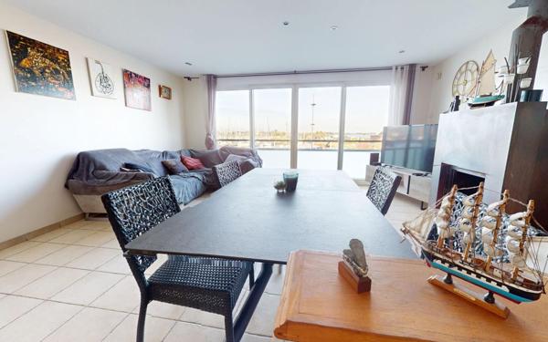 Immeuble à vendre    4 pièces •  Saint-Vaast-la-Hougue