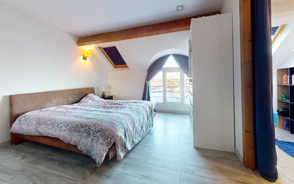 Immeuble à vendre    4 pièces •  Saint-Vaast-la-Hougue