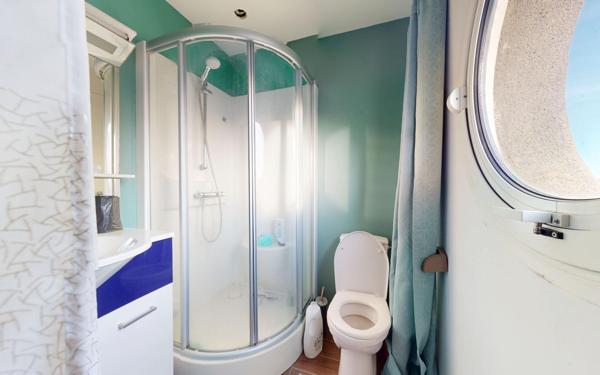 Immeuble à vendre    4 pièces •  Saint-Vaast-la-Hougue