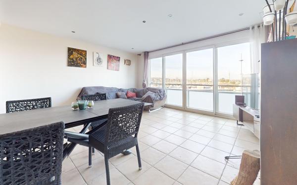 Immeuble à vendre    4 pièces •  Saint-Vaast-la-Hougue