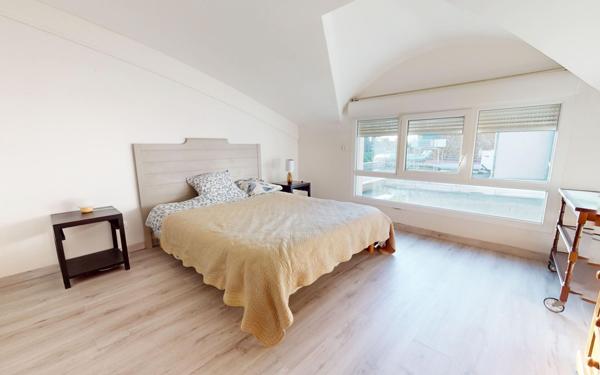 Immeuble à vendre    4 pièces •  Saint-Vaast-la-Hougue