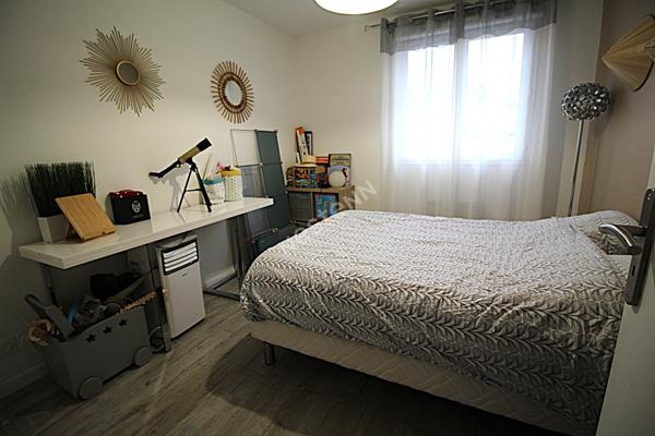 REIMS Maison 7 pièces 4 chambres GARAGE proche gare SNCF et TRAMWAY