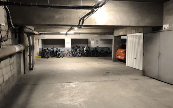 Stationnement à vendre    11 m2 Paris 20