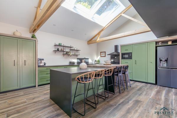 PORNIC - SUR LES HAUTS DE LA NOËVEILLARD - MAISON 186M2 HABITABLES - GARAGE 35M2