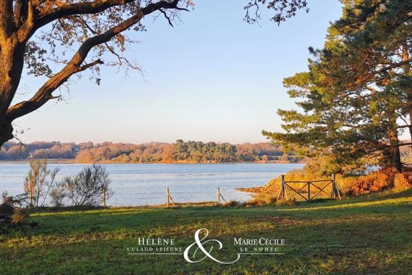 GOLFE DU MORBIHAN — DOMAINE HISTORIQUE D’EXCEPTION AVEC VUE ET ACCÈS DIRECT À L’EAU