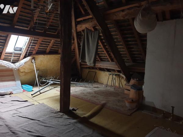 MAISON DE BOURG AVEC JARDIN