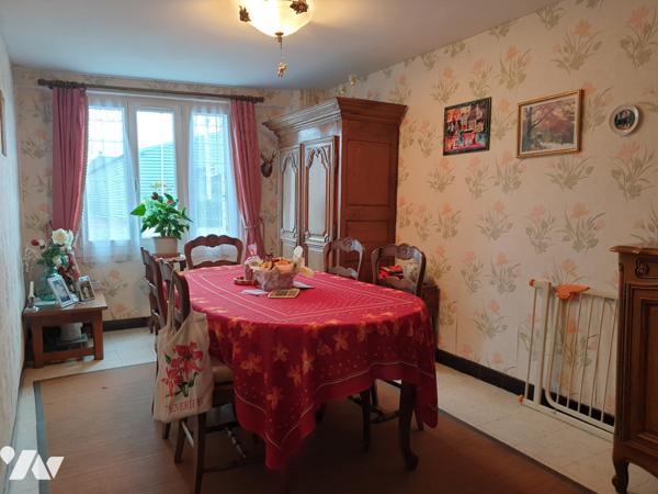 MAISON DE BOURG AVEC JARDIN