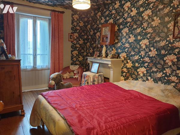 MAISON DE BOURG AVEC JARDIN