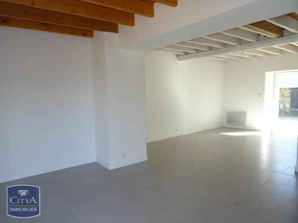 Maison à louer 5 pièces 85.72m² Saint-Germain-le-Fouilloux (53240)