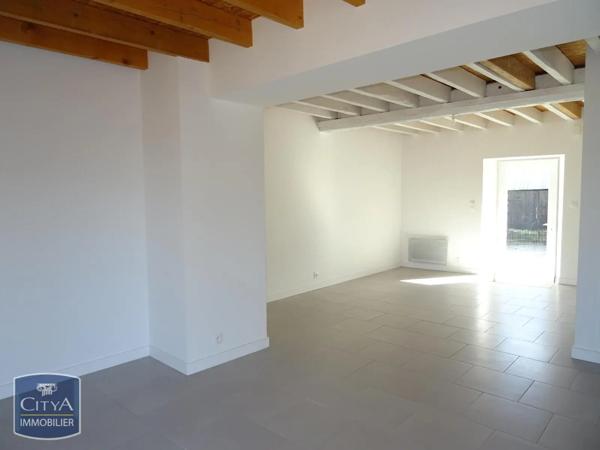 Maison à louer 5 pièces 85.72m² Saint-Germain-le-Fouilloux (53240)