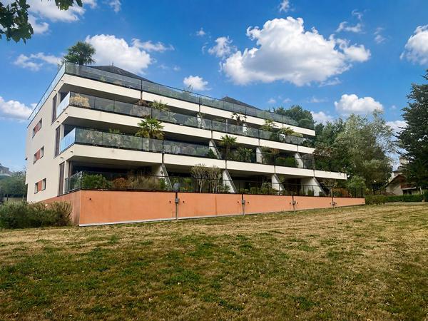 CESSON SÉVIGNÉ, Appartement type 3 de grand standing avec ascenseur, terrasse et vue sur parc