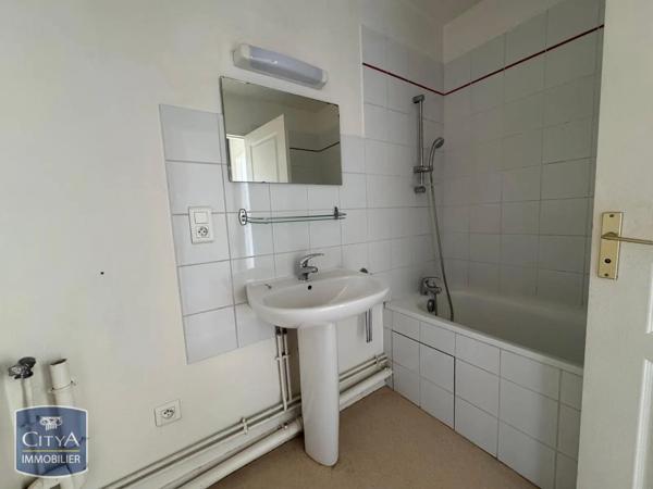 Appartement à louer 2 pièces 43m² Mâcon (71000)