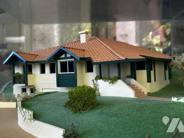 Charmante maison d'environ 172m² dessinée par l'architecte J-C Lamaison, édifiée en 1994 sur un...