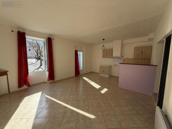 Maison à louer à Pierrelatte dans la Drôme (26700), ref : 26060-L112