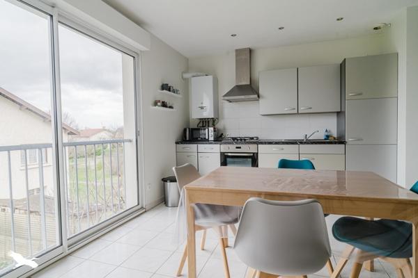 Appartement à vendre |  Chassieu |  2 pièces | 52 m²
