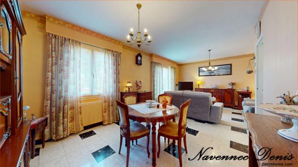 Maison de plain-pied surélevé – 2 chambres – Sous-sol complet – Jardin 600 m² – Louviers centre