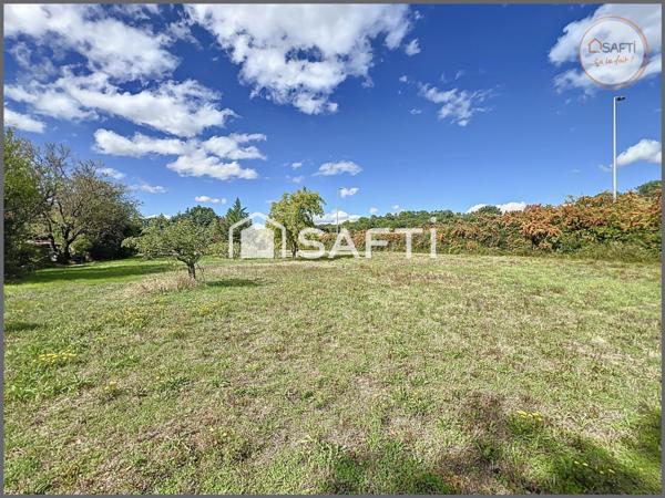 Terrain à batir de 1795m² borné