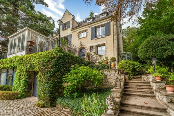 Maison familiale de standing & rénovée à proximité de l'abreuvoir