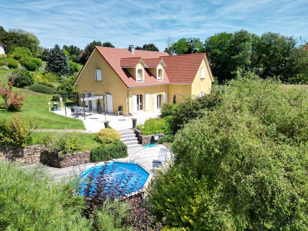 Maison, 186 m², 6 pièces, 5 chambres,dépendances.