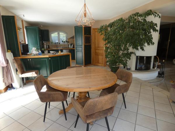 Maison, 186 m², 6 pièces, 5 chambres,dépendances.