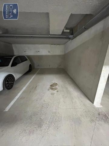 Parking à louer Bron (69500)