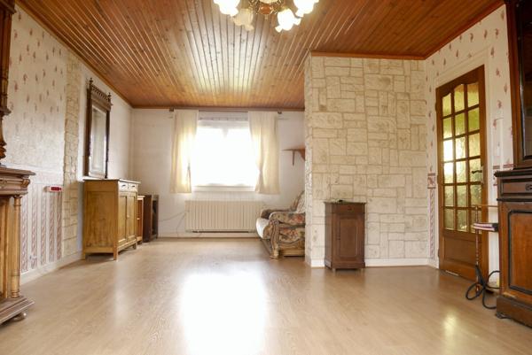 PAVILLON SUR SOUS SOL AVEC JARDIN