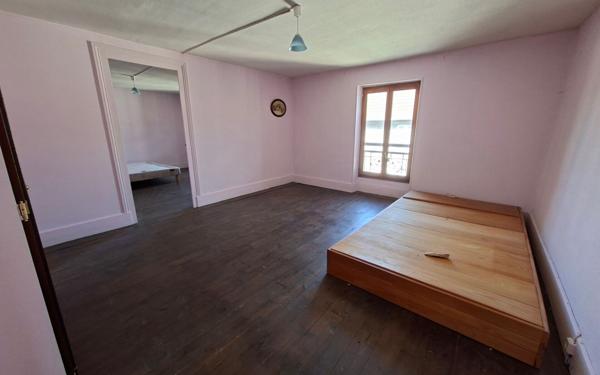 Maison à vendre    7 pièces • 303 m2 Renage