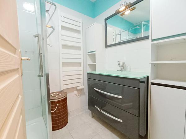 Appartement Saint Chamas 2 pièce(s) + TERRASSE ET STATIONNEMENT