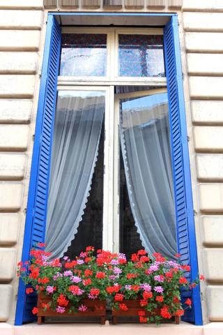 Immeuble ancien hôtel à vendre PLOMBIERES LES BAINS (88) de 3500m² sur quatre niveaux.