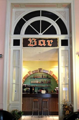 Immeuble ancien hôtel à vendre PLOMBIERES LES BAINS (88) de 3500m² sur quatre niveaux.