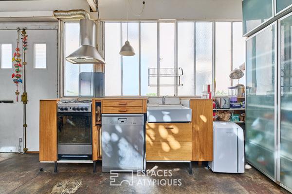 Atelier d’artiste lumineux entre Buttes Chaumont et Belleville