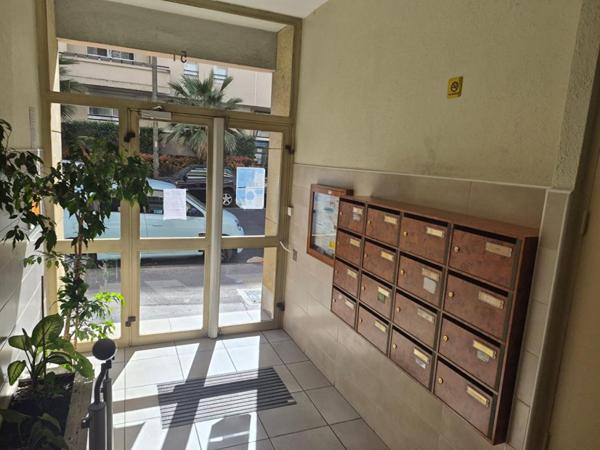 Appartement Marseille 4 pièce(s) 97 m2 avec extérieur