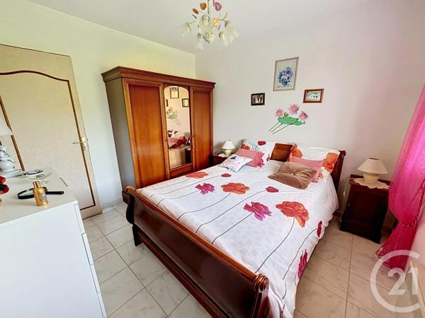 Maison à vendre  6 pièces - 176 m 2   GENAS  - 69