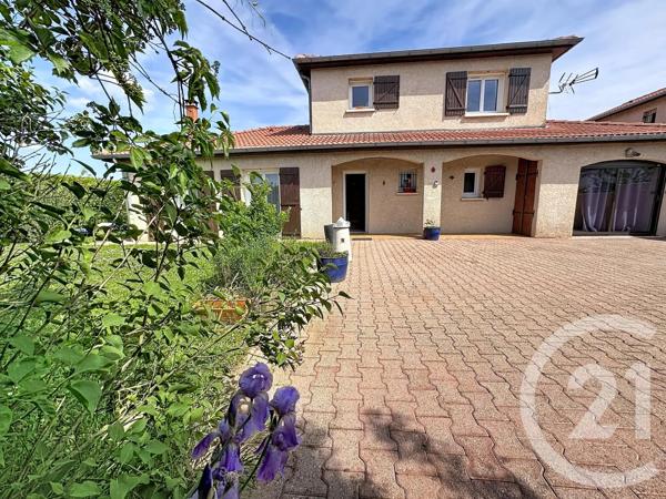 Maison à vendre  6 pièces - 176 m 2   GENAS  - 69