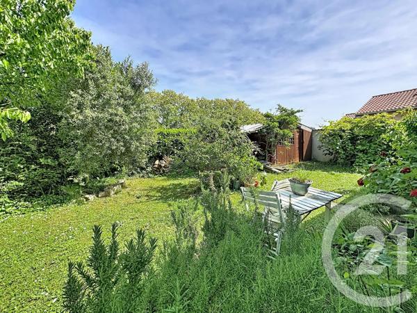 Maison à vendre  6 pièces - 176 m 2   GENAS  - 69